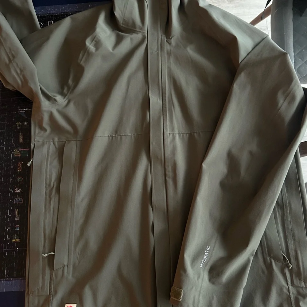 Fjallraven HC Hydratic Trail Jacket - Men's jacket Color: Laurel Green - Picture 4 of 4